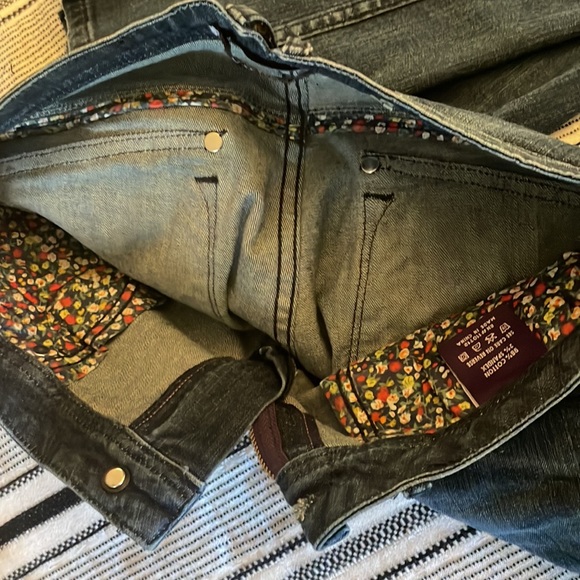 Vigoss Flared leg jeans - Picture 9 of 9